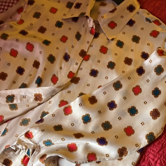 100% silk button up blouse - Picture 6 of 6